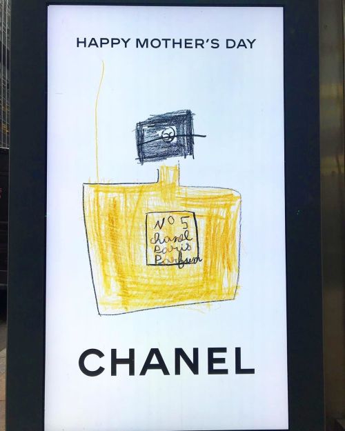 Advertising-Inspiration-N5-chanel-happymothersday-parfum-children-mom-marketing Advertising Inspiration : N5 #chanel #happymothersday #parfum #children #mom #marketing...