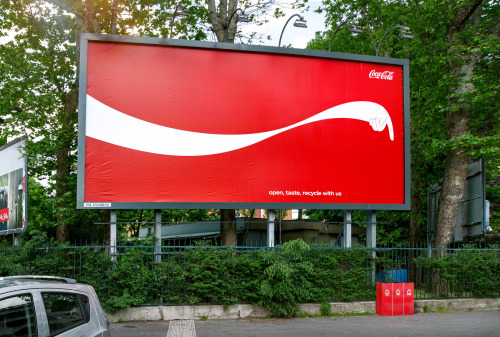 Advertising-Inspiration-Coke-billboards-that-point-you-to-the Advertising Inspiration : Coke billboards that point you to the nearest recycling bin...